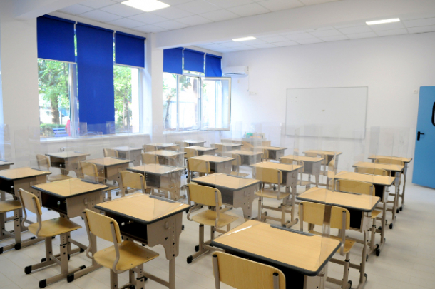 Primul liceu cu grădină pe perete, inaugurat joi în Sectorul 4