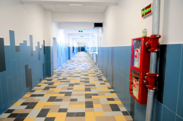 Primul liceu cu grădină pe perete, inaugurat joi în Sectorul 4