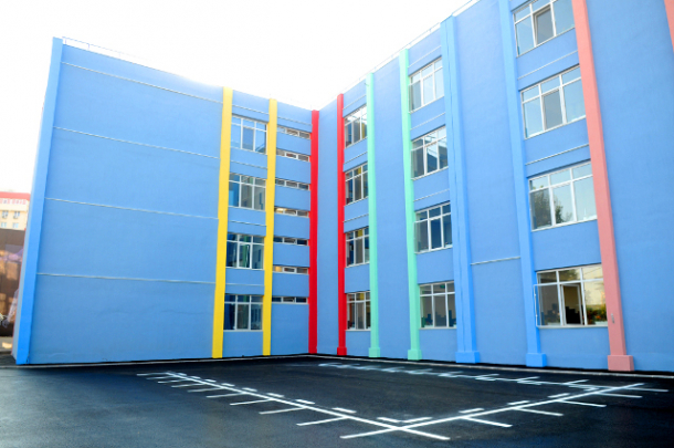 Primul liceu cu grădină pe perete, inaugurat joi în Sectorul 4
