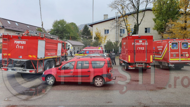Pompierii, alertati la un spital din Arges dupa ce paznicula  dat cu spray lacrimogen dupa o pisica