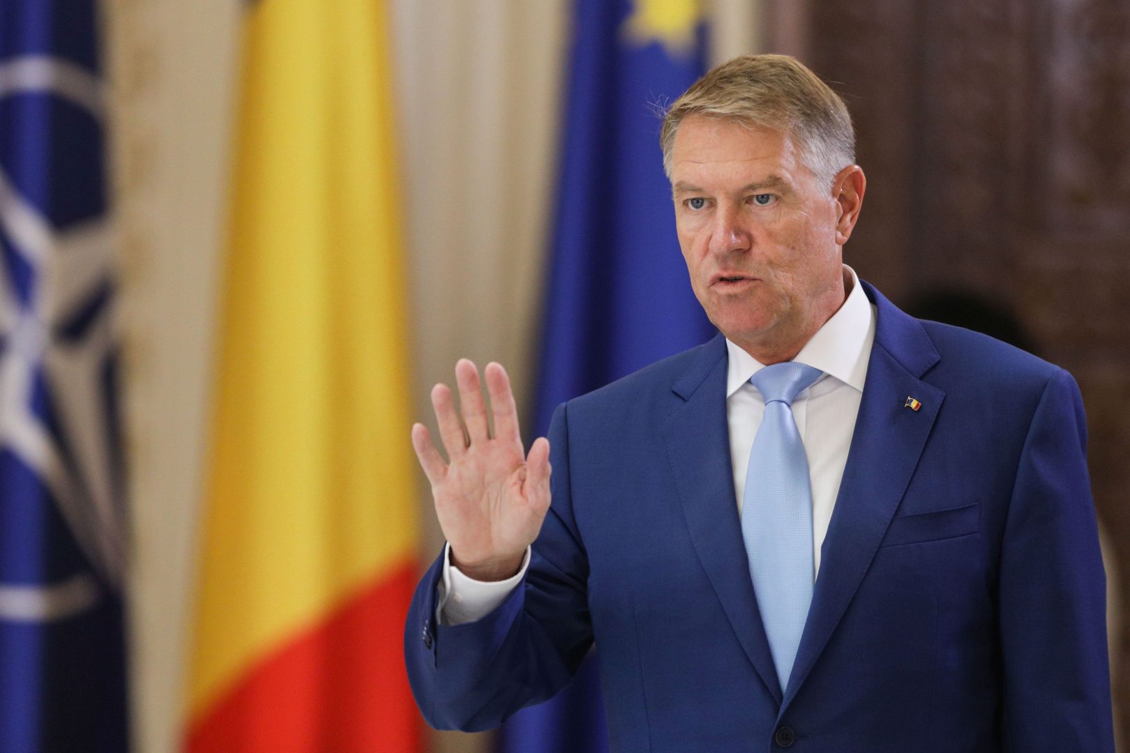 Klaus Iohannis, criticat în presa franceză pentru candidatura la șefia NATO: „Modul în care a făcut anunțul, momentul ales și lipsa de comunicare cu partenerii arată că Iohannis nu a înțeles nimic și că nu are calitățile necesare pentru această funcție”