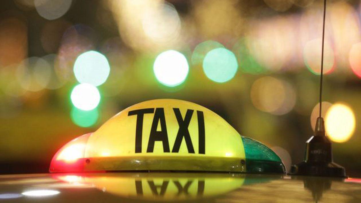 O femeie din Timișoara, taximetrist de meserie, a fost bătută de un coleg în parcarea unui centru comercial. Nimeni nu i-a sărit în ajutor