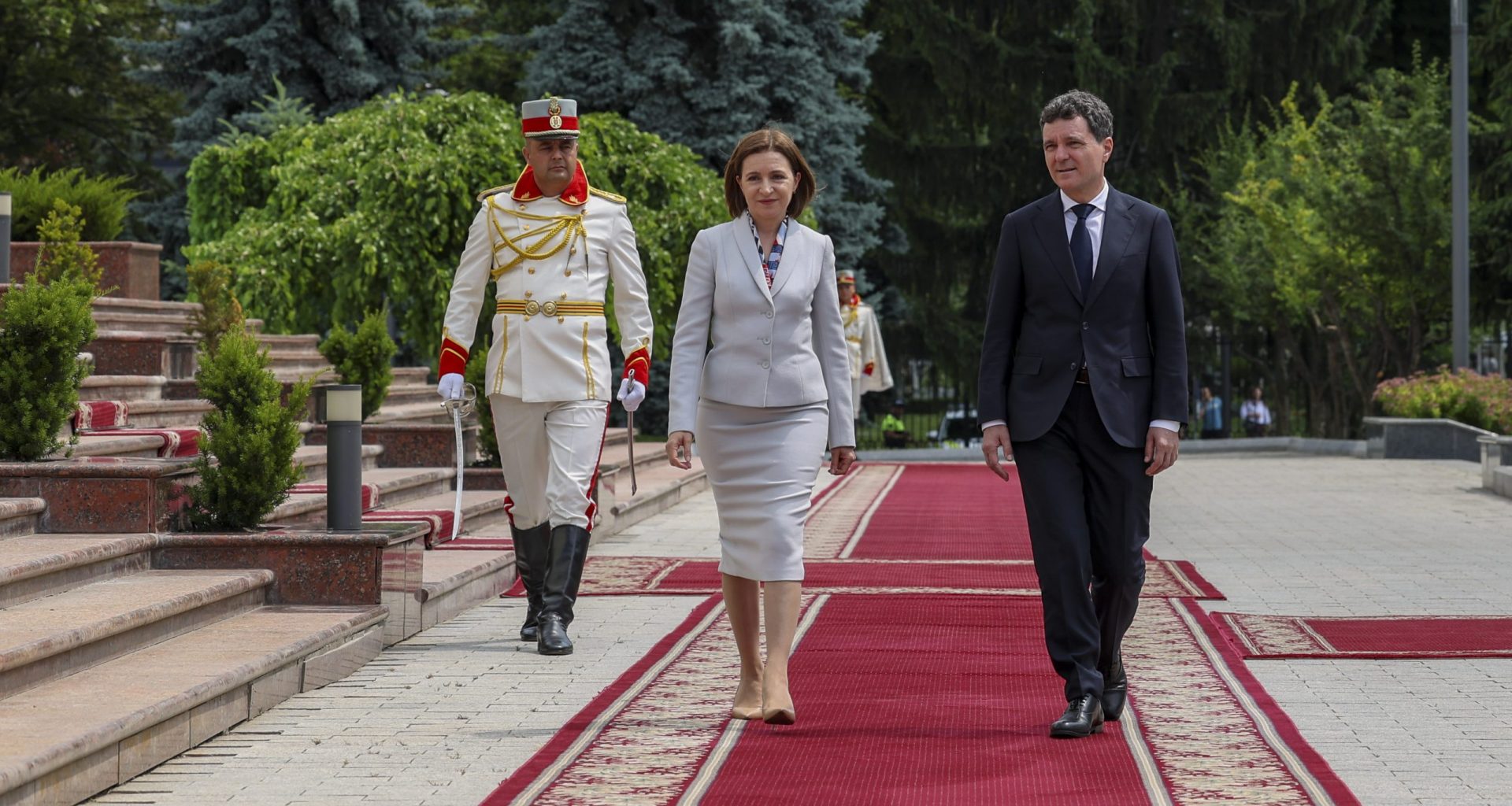 Maia Sandu: Am fost alături de România în lupta sa. Am demonstrat că știm să ne unim în momente de cumpănă. Dacă Moldova ar cădea pe mâna Rusiei, nu doar Chișinăul ar fi amenințat, ci și Bucureștiul, și Odessa, și Europa (VIDEO)